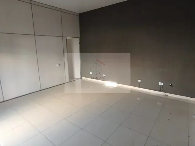 Prédio com 40m², para alugar, no bairro Centro em Rolândia