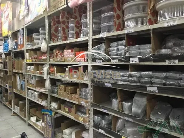 Prédio à venda, no bairro Vila Silva Ribeiro em Carapicuíba