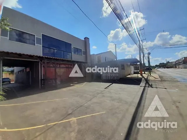 Prédio 3 quartos e 2 banheiros, à venda, no bairro Uvaranas em Ponta Grossa