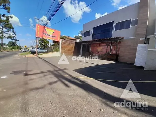 Prédio 3 quartos e 2 banheiros, à venda, no bairro Uvaranas em Ponta Grossa
