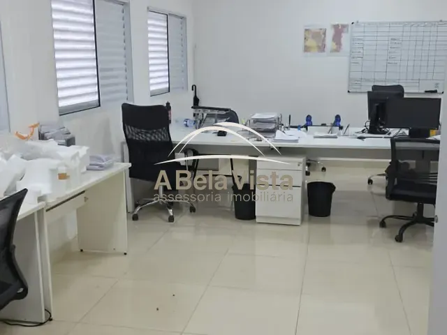 Prédio para alugar, no bairro Mutinga em Osasco