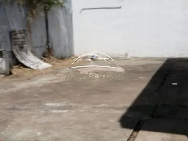 Prédio com 800m², para alugar, no bairro Mutinga em Osasco