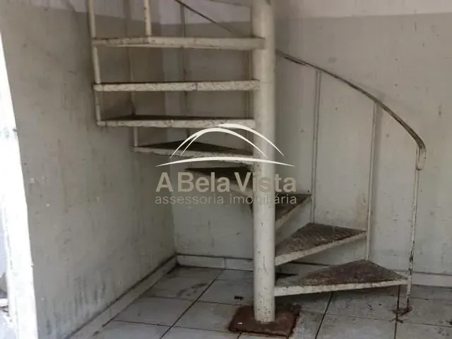 Prédio com 800m², para alugar, no bairro Mutinga em Osasco