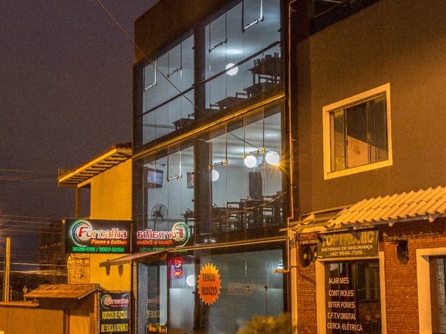 Loja com 185m² 3 quartos e 2 banheiros, à venda, no bairro Orfãs em Ponta Grossa