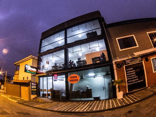 Loja com 185m² 3 quartos e 2 banheiros, à venda, no bairro Orfãs em Ponta Grossa