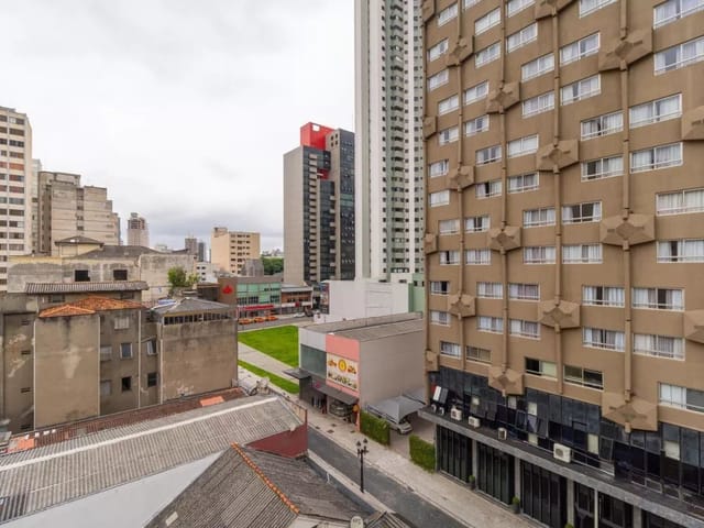 Comercial com 395m², à venda, no bairro Centro em Curitiba