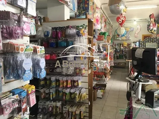 Prédio à venda, no bairro Vila Silva Ribeiro em Carapicuíba