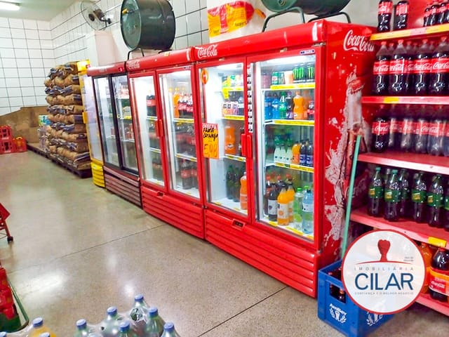 Comercial com 720m², à venda, no bairro Não informado em Colombo