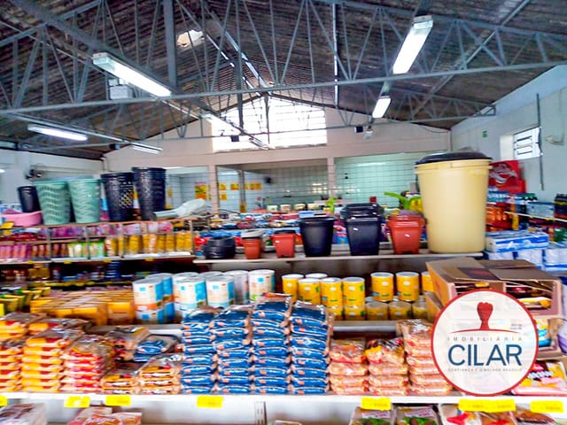Comercial com 720m², à venda, no bairro Não informado em Colombo