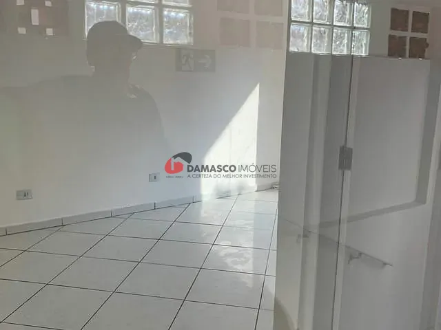Ponto com 180m², para alugar, no bairro Santa Maria em São Caetano do Sul