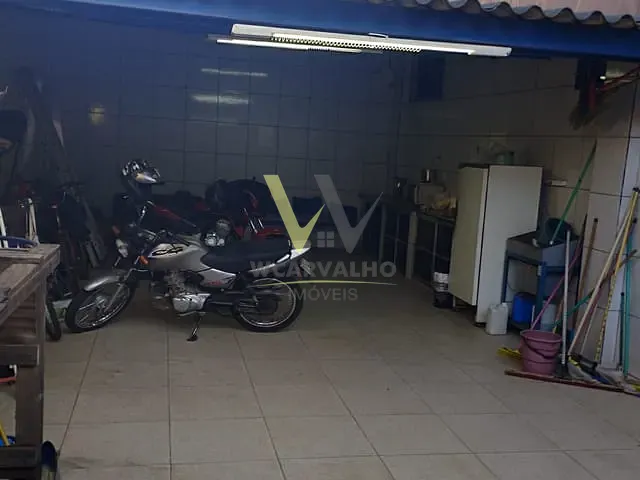 Comercial com 420m², à venda, no bairro Maracanã em Anápolis
