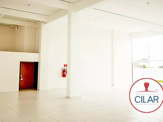 Comercial à venda, no bairro Guabirotuba em Curitiba