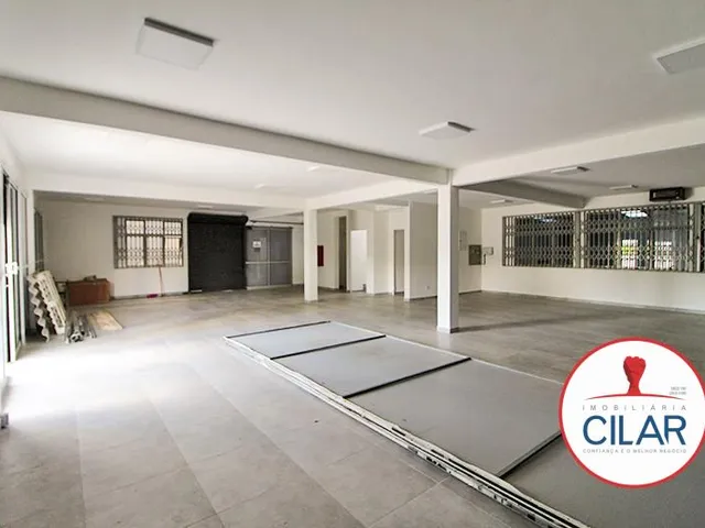Comercial para alugar, no bairro Pinheirinho em Curitiba