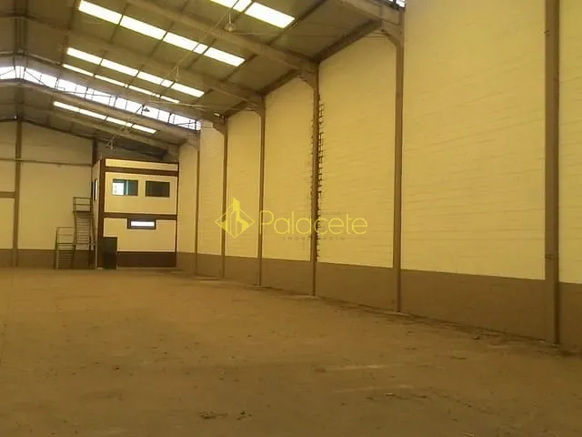 Galpão / Barracão com 1800m², para alugar, no bairro Residencial e Comercial Cidade Jardim em Pindamonhangaba