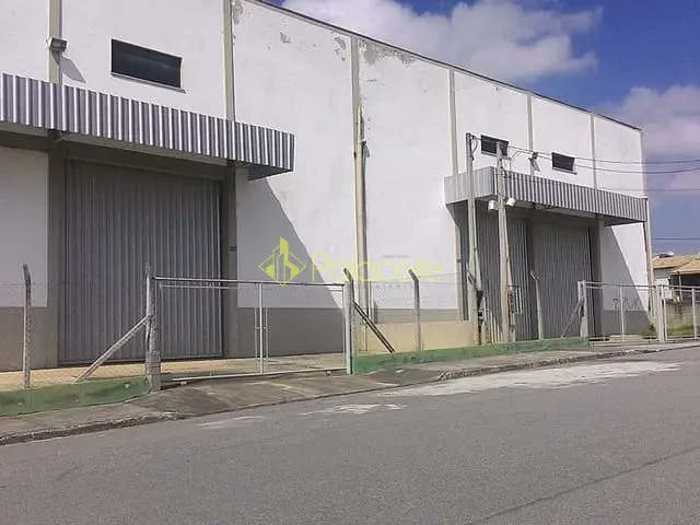 Galpão / Barracão com 1800m², para alugar, no bairro Residencial e Comercial Cidade Jardim em Pindamonhangaba