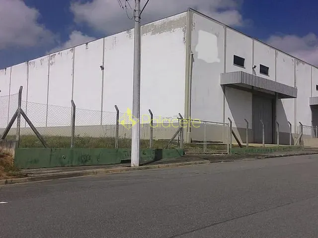 Galpão / Barracão com 1800m², para alugar, no bairro Residencial e Comercial Cidade Jardim em Pindamonhangaba