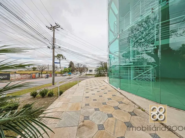 Prédio para alugar, no bairro Bom Retiro em Curitiba