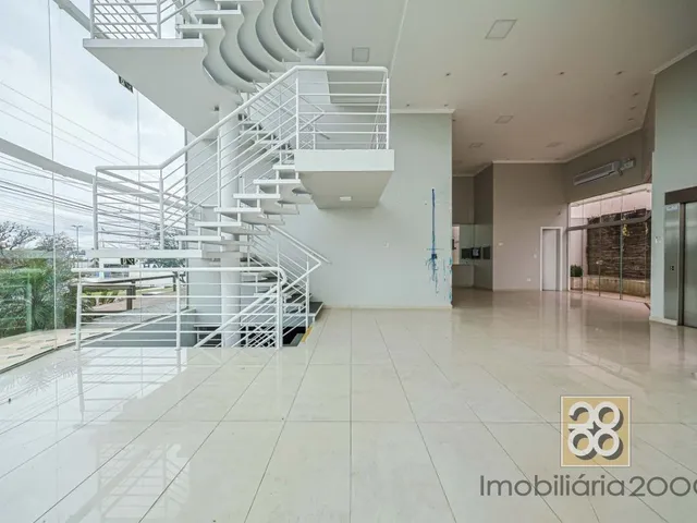 Prédio para alugar, no bairro Bom Retiro em Curitiba