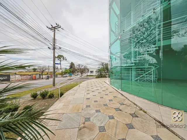 Prédio para alugar, no bairro Bom Retiro em Curitiba