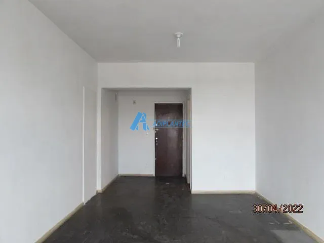 Sala para alugar, no bairro Penha Circular em Rio de Janeiro