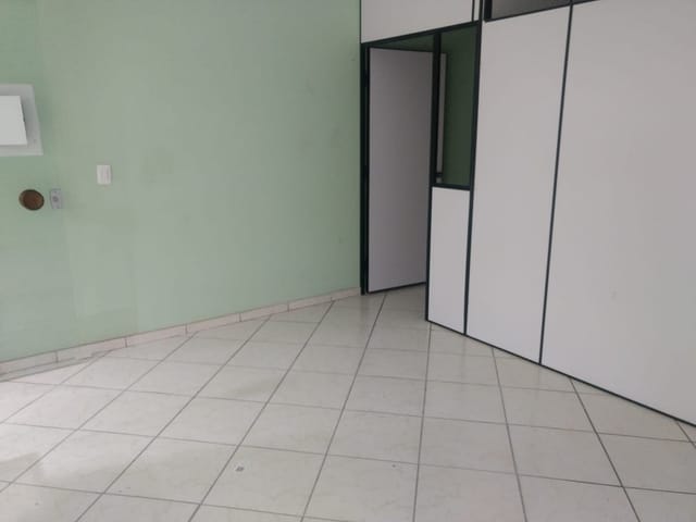 Sala com 80m², à venda ou para alugar, no bairro Centro em Londrina