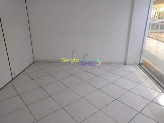 Sala com 80m², à venda ou para alugar, no bairro Centro em Londrina