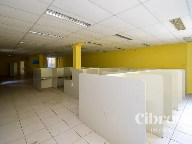 Comercial para alugar, no bairro Centro em Curitiba