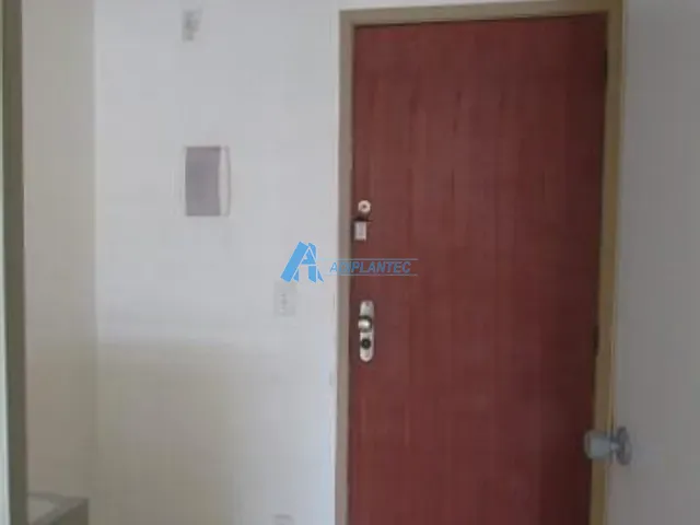 Sala para alugar, no bairro Penha Circular em Rio de Janeiro