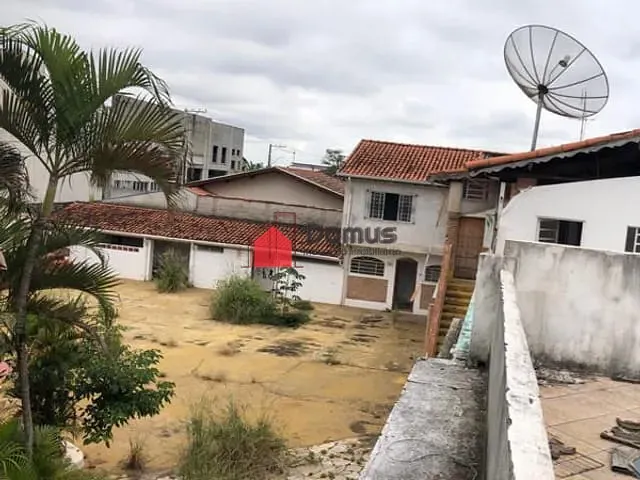 Comercial com 1060m², à venda, no bairro Jardim Santana em Tremembé