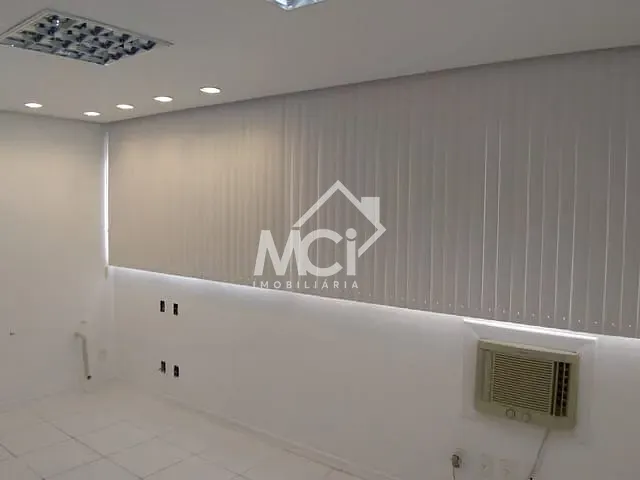 Sala com 35m², à venda, no bairro Centro em Pelotas