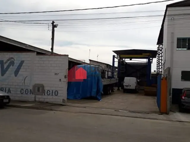 Galpão / Barracão com 600m², à venda ou para alugar, no bairro Cidade Nova em Pindamonhangaba