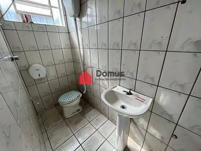 Sala com 130m², para alugar, no bairro Centro em Taubaté