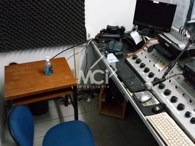 Prédio com 170m², à venda, no bairro Centro em Pelotas