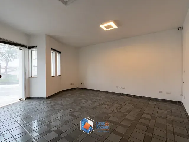 Comercial com 250m², à venda, no bairro Interlagos em São Paulo