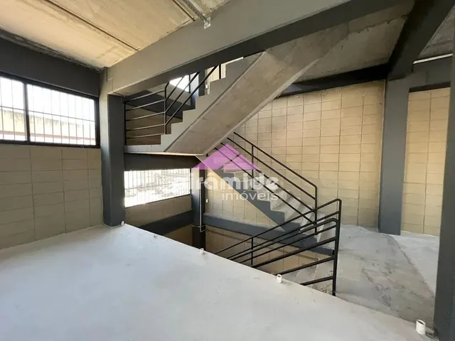 Comercial com 860m², para alugar, no bairro Jardim São Dimas em São José Dos Campos