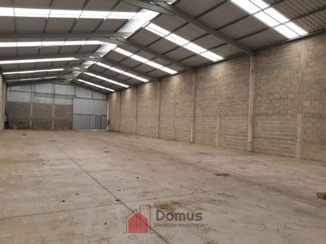 Galpão / Barracão com 1500m², à venda ou para alugar, no bairro Residencial Maricá em Pindamonhangaba