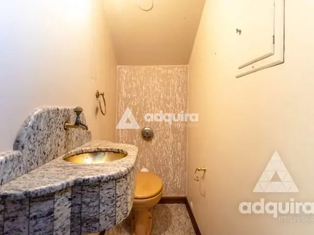 Casa 3 quartos e 4 banheiros, à venda ou para alugar, no bairro Centro em Ponta Grossa