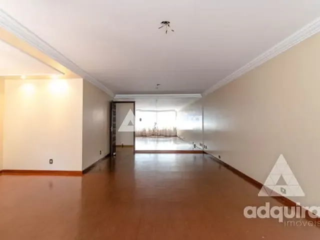 Casa 3 quartos e 4 banheiros, à venda ou para alugar, no bairro Centro em Ponta Grossa