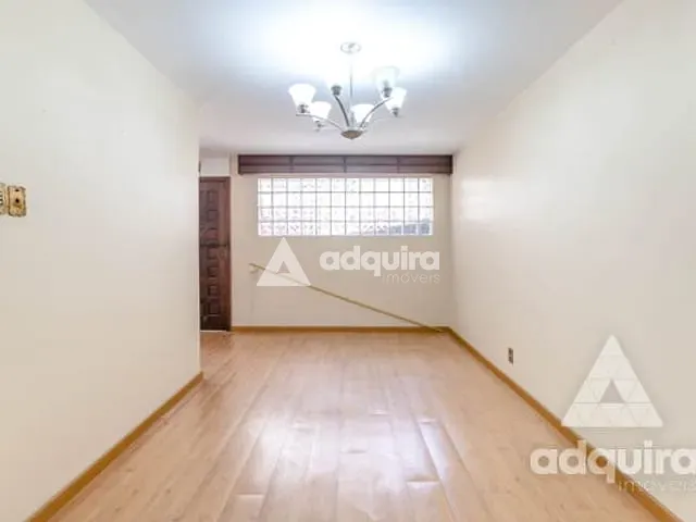 Casa 3 quartos e 4 banheiros, à venda ou para alugar, no bairro Centro em Ponta Grossa