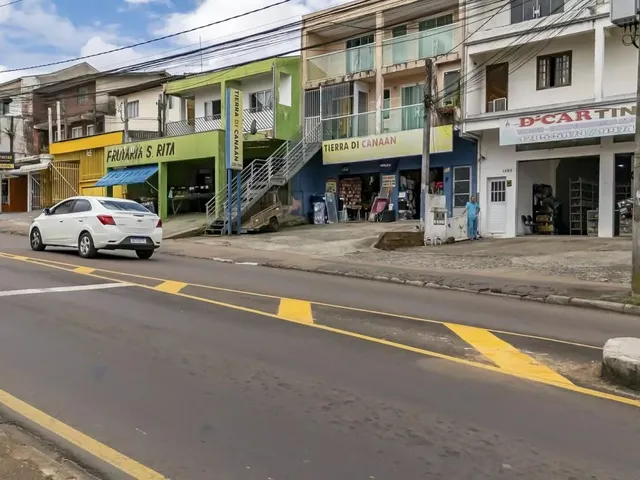 Comercial com 249m² 7 quartos e 5 banheiros, à venda, no bairro Cidade Industrial em Curitiba