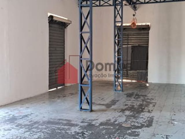 Loja à venda ou para alugar, no bairro Parque São Domingos em Pindamonhangaba
