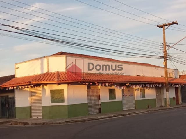 Loja à venda ou para alugar, no bairro Parque São Domingos em Pindamonhangaba