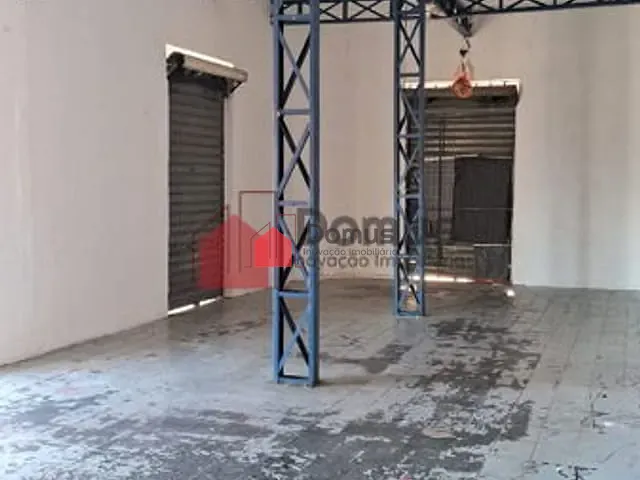 Loja à venda ou para alugar, no bairro Parque São Domingos em Pindamonhangaba