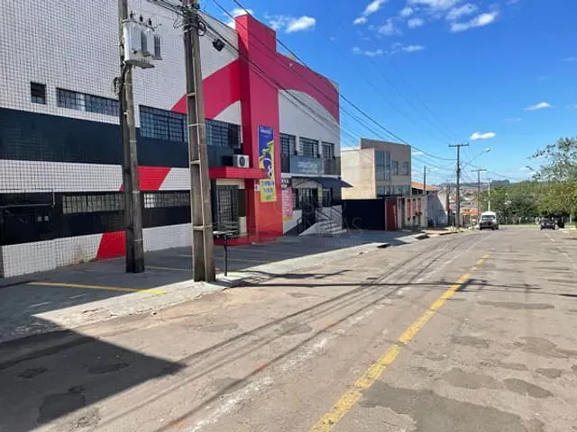 Galpão / Barracão com 738m², à venda, no bairro Jardim Apucarana em Apucarana