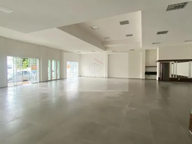 Prédio para alugar, no bairro Centro em Rolândia