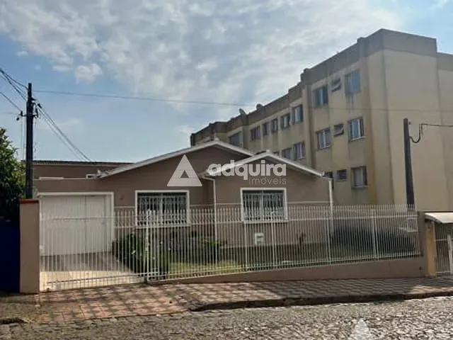 Casa com 420m² 11 quartos e 6 banheiros, à venda, no bairro Uvaranas em Ponta Grossa