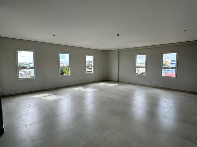 Sala com 193m², à venda, no bairro Nova Rússia em Ponta Grossa