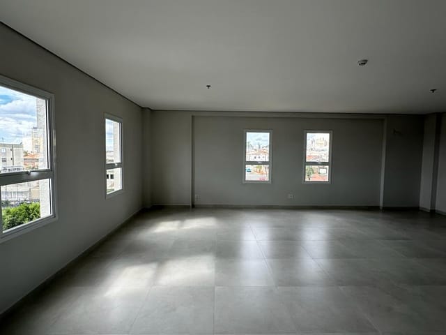 Sala com 193m², à venda, no bairro Nova Rússia em Ponta Grossa