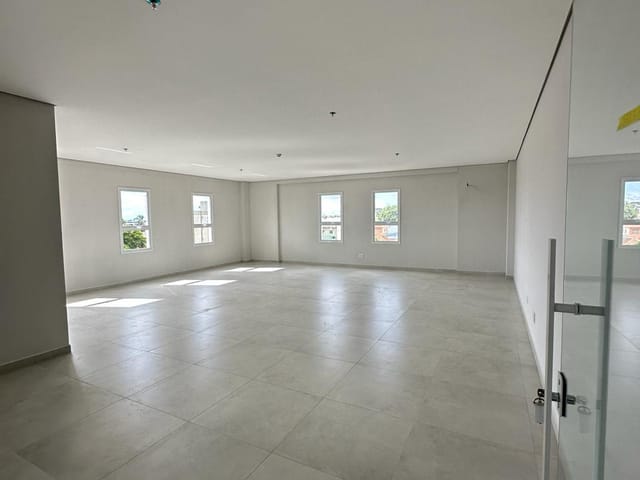 Sala com 193m², à venda, no bairro Nova Rússia em Ponta Grossa