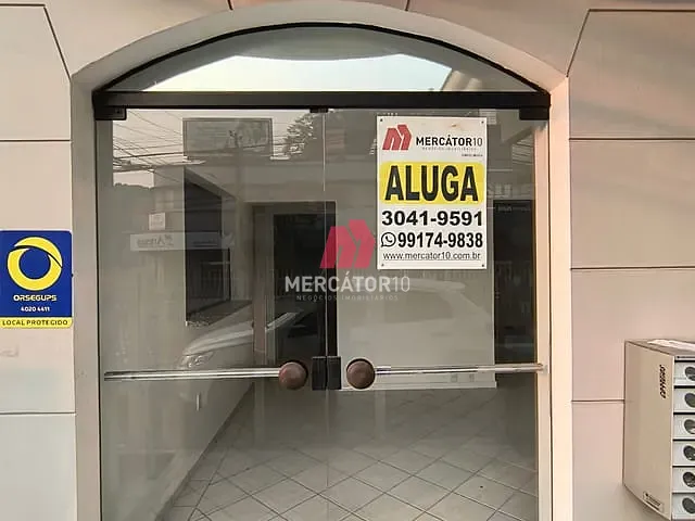 Comercial com 90m², para alugar, no bairro Centro em Blumenau